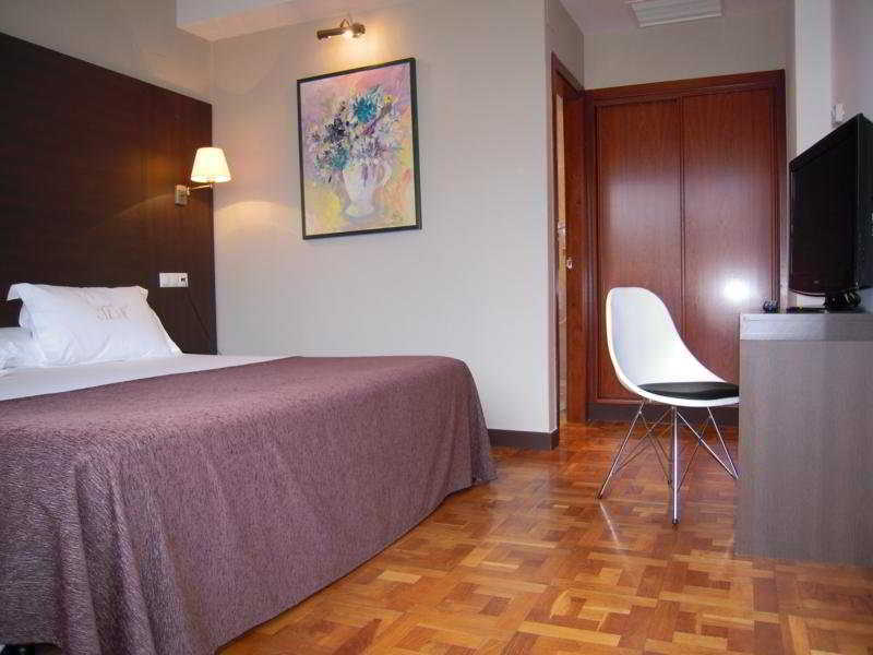Hotel Mendez Nunez Lugo Room photo