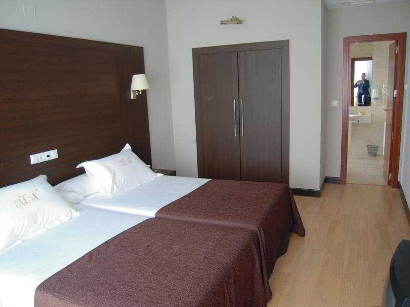 Hotel Mendez Nunez Lugo Room photo